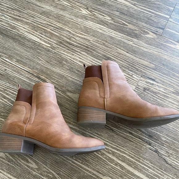 Cassi Brown Boots - Picture 3 of 3